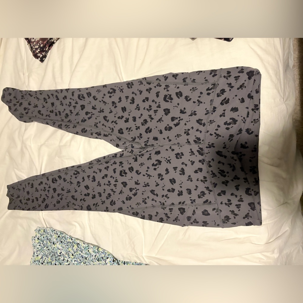 J. Jill Gray and Black Patterned Leggings